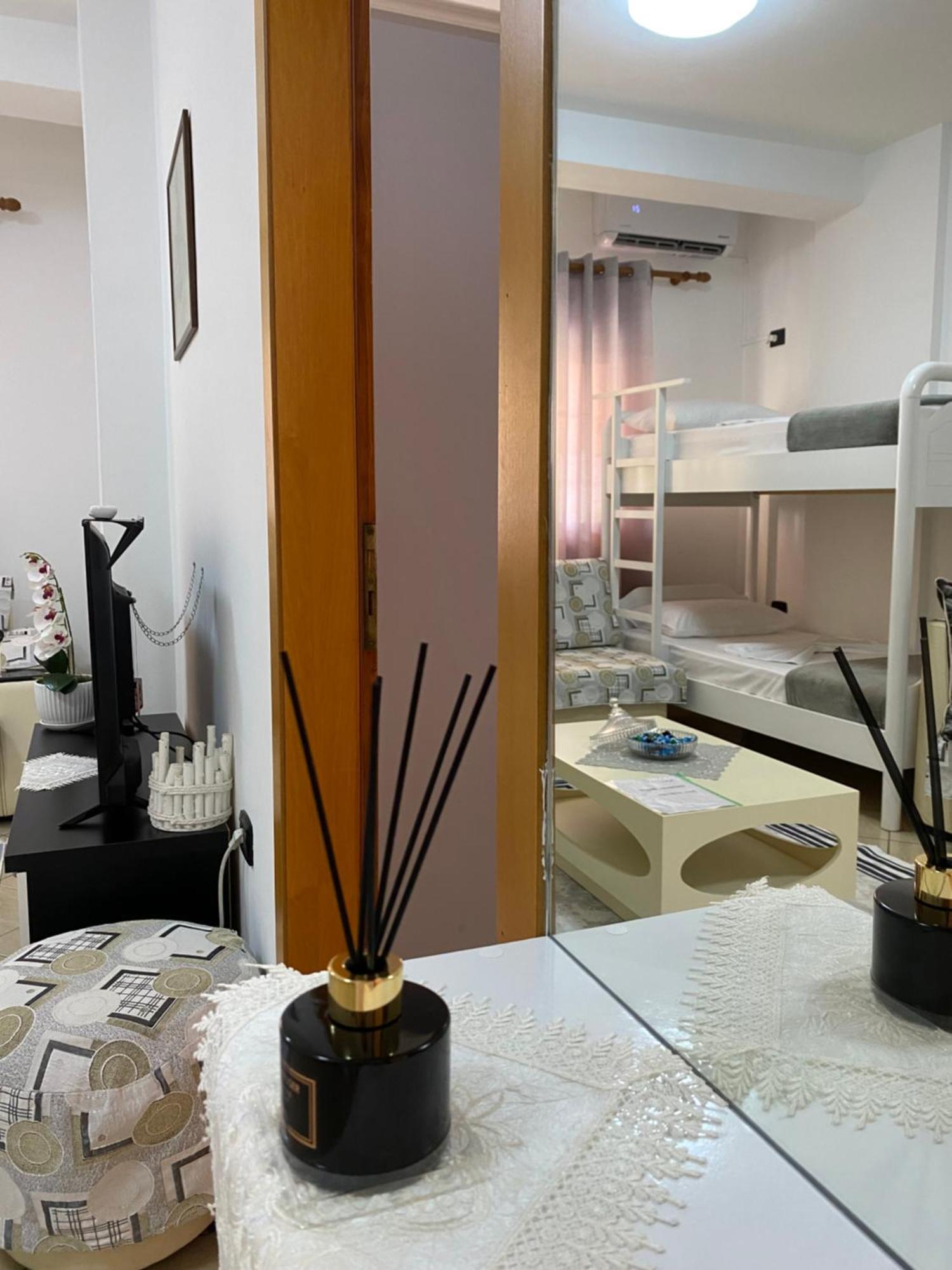 Rikardo Apartament Apartment Vlore Exterior photo